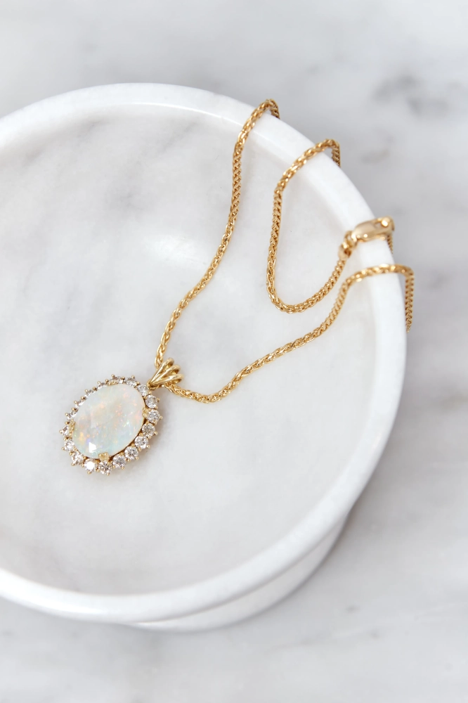 naszyjnik-opal-naturalny.webp